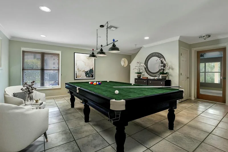 SE Cove Point Street, Tequesta, Florida, United States. - Photo 18