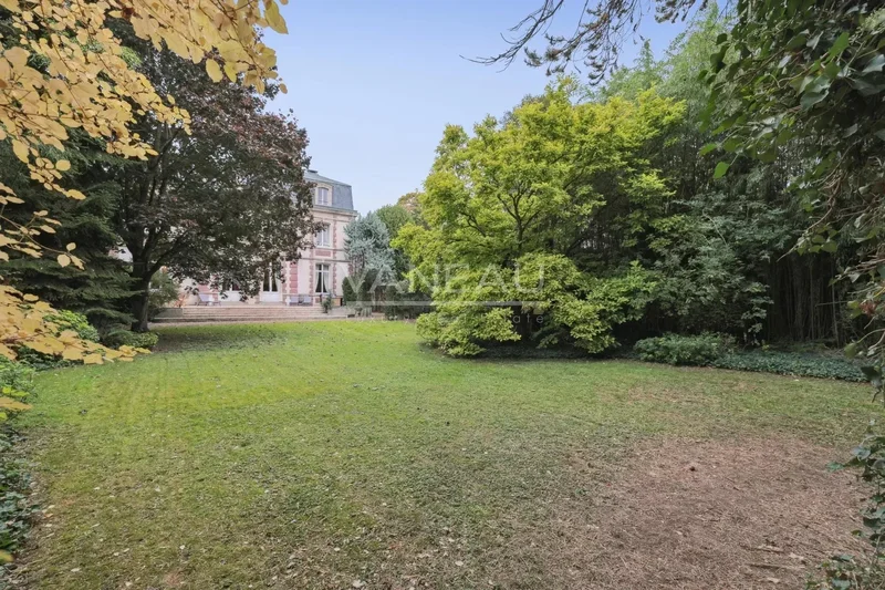 Évreux, Normandy, France. - Photo 13