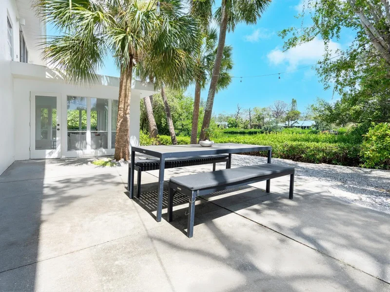 7665 SANDERLING ROAD, Siesta Key, Florida, United States. - Photo 52