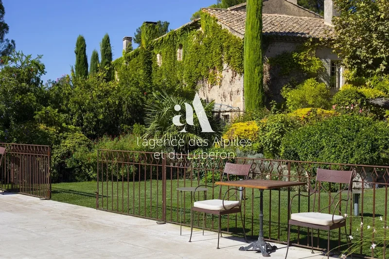 Fontvieille, Provence-Alpes-Côte d'Azur, France. - Photo 11