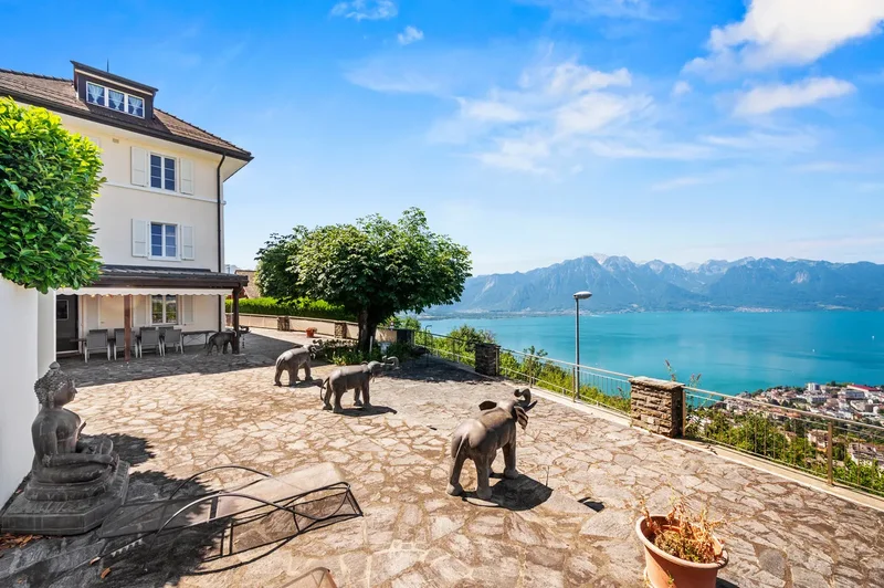 Montreux, Vaud, Switzerland. - Photo 6