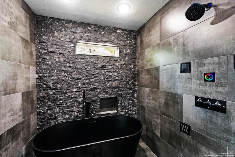 127 Haynes, San Antonio, Texas, United States. - Photo 22
