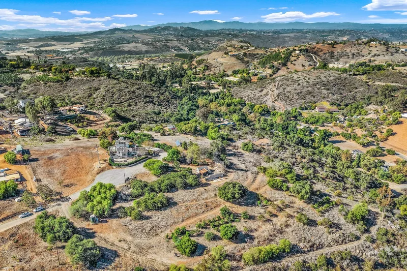 1589 Aldorado Drive, Vista, Ca 92084