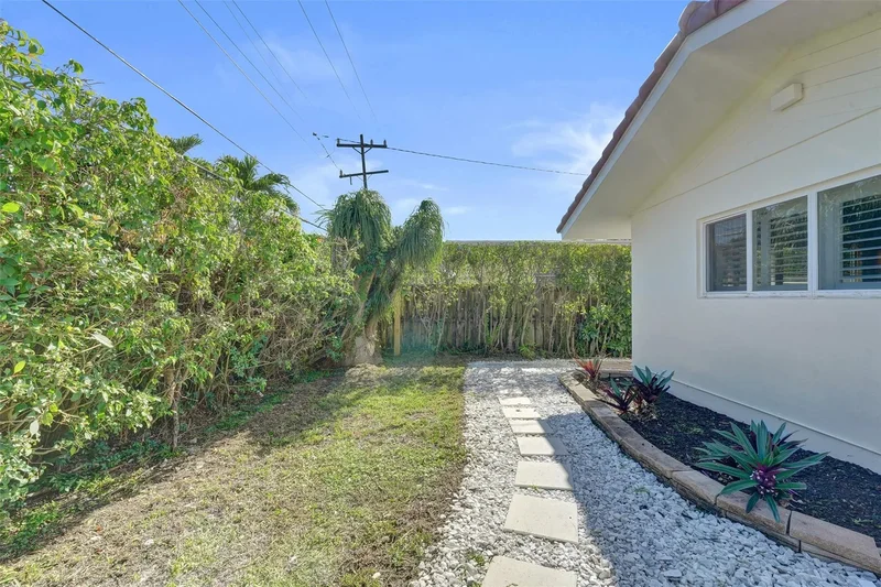 2601 NE 37th St, Fort Lauderdale, Florida, United States. - Photo 48