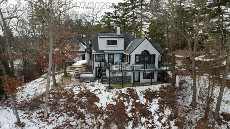 910 W Pine Tree Road W, LakeOrion, MI 48362, Orion charter Township, Michigan, United States. - Photo 34