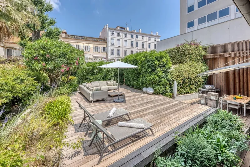 CANNES – Banane: Rare 4-Bedroom Villa with Garden and Terrace in the Heart of the City