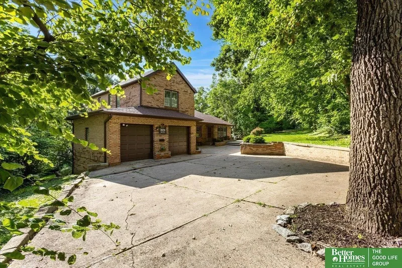 9674 N 30 Street, Omaha, NE 68112, Omaha, Nebraska, United States. - Photo 3