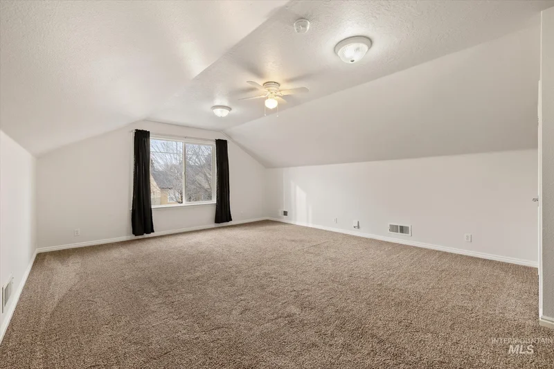 5282 N Schumann Ave, Meridian, ID 83646, Meridian, Idaho, United States. - Photo 32