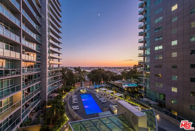 13600 Marina Pointe Drive 1904, Marina del Rey, California, United States. - Photo 11