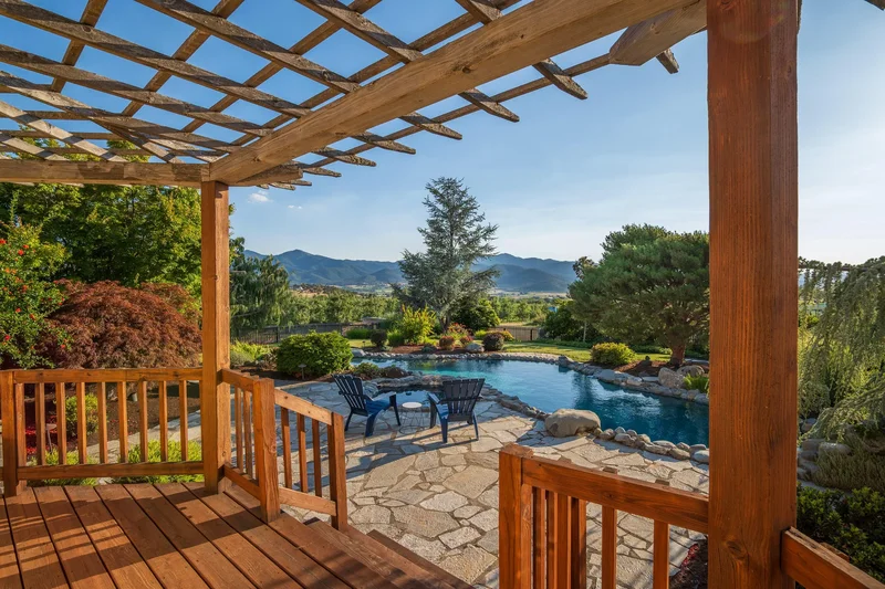 4050 Royal Crest, Medford, OR, 97504, USA, Medford, Oregon, United States. - Photo 33