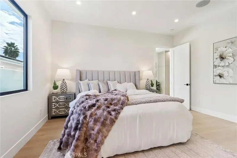 8006 Lloyd Avenue, Los Angeles, California, United States. - Photo 10