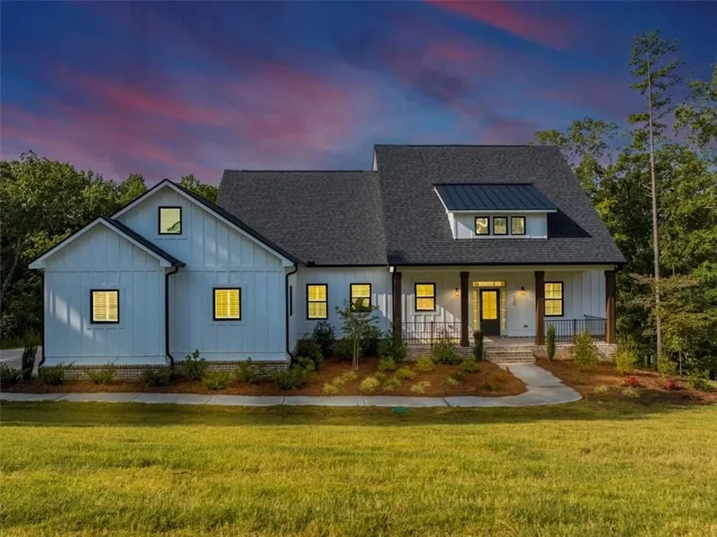 Single Family Residence in Ball Ground