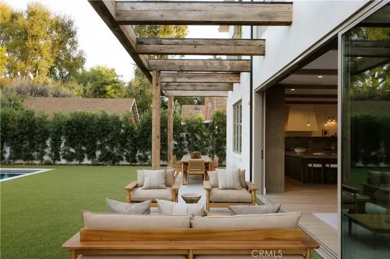 4748 Noble Avenue, Los Angeles, California, United States. - Photo 45