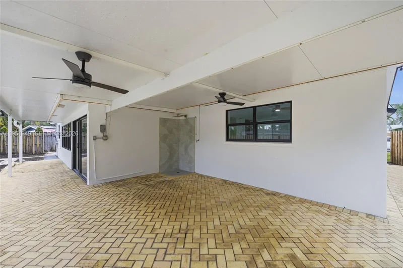 4711 NE 18th Ave, Oakland Park, Florida, United States. - Photo 24