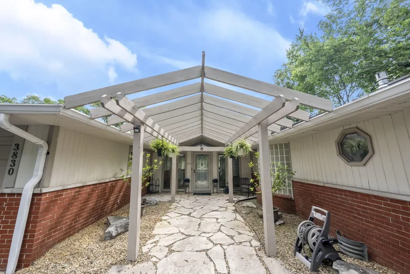 3830 Riverview Drive, Columbus, OH 43221, Columbus, Ohio, United States. - Photo 2