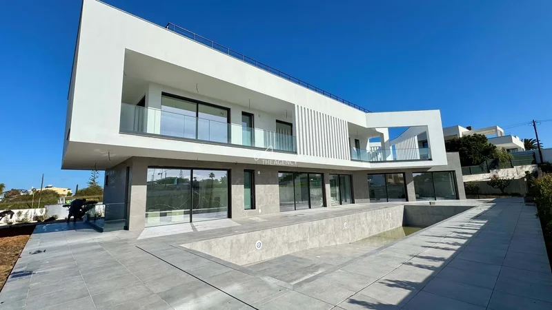 Stunning 4-Bedroom modern Villa with Pool | Galé | Albufeira