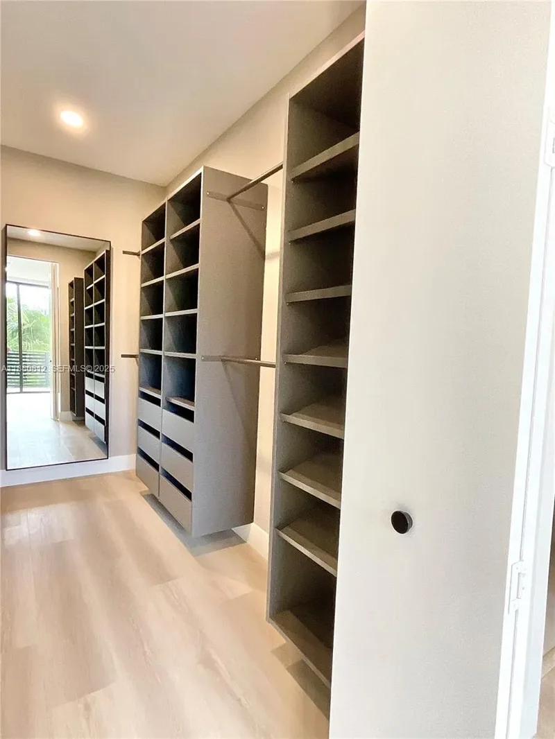536 NW 48th St, Miami, Florida, United States. - Photo 29
