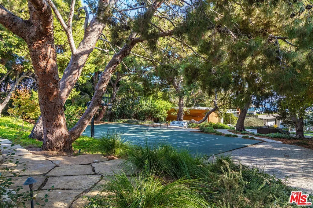 32554 Pacific Coast Highway, Malibu, California, United States. - Photo 1