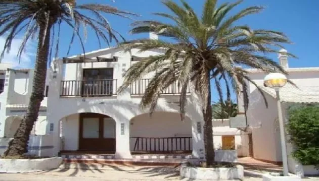 Exterior photo 2