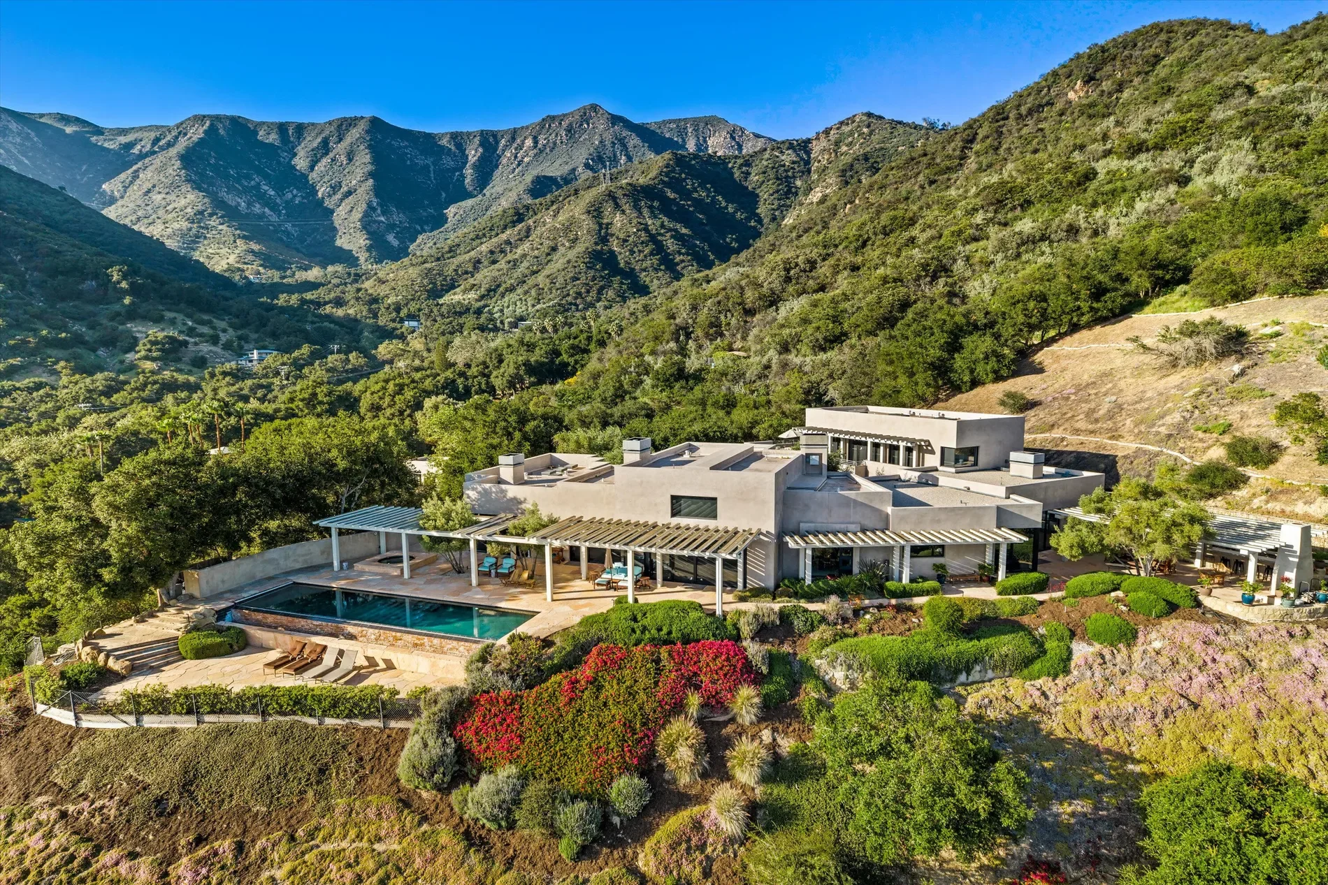 892 Toro Canyon Road, Carpinteria, California, United States. - Photo 2