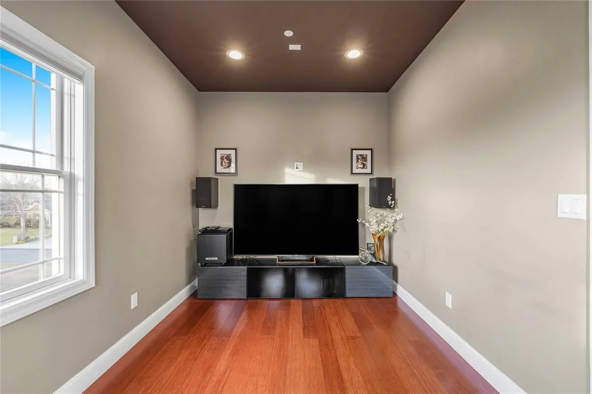 Gallery photo 9