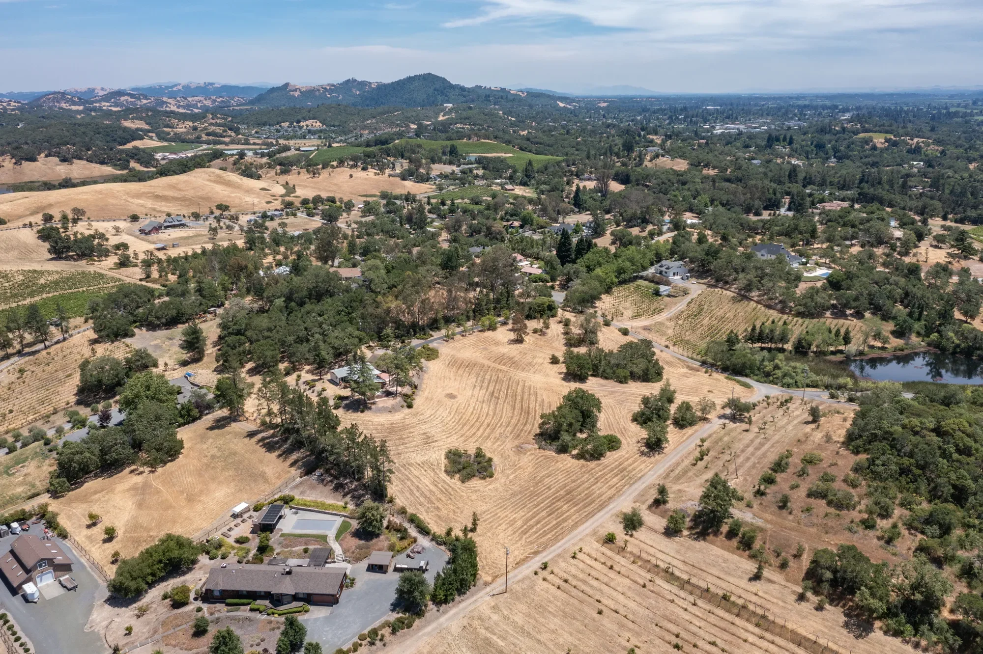 1676 Chiquita Road , Healdsburg, CA 95448, Healdsburg, California, United States. - Photo 24