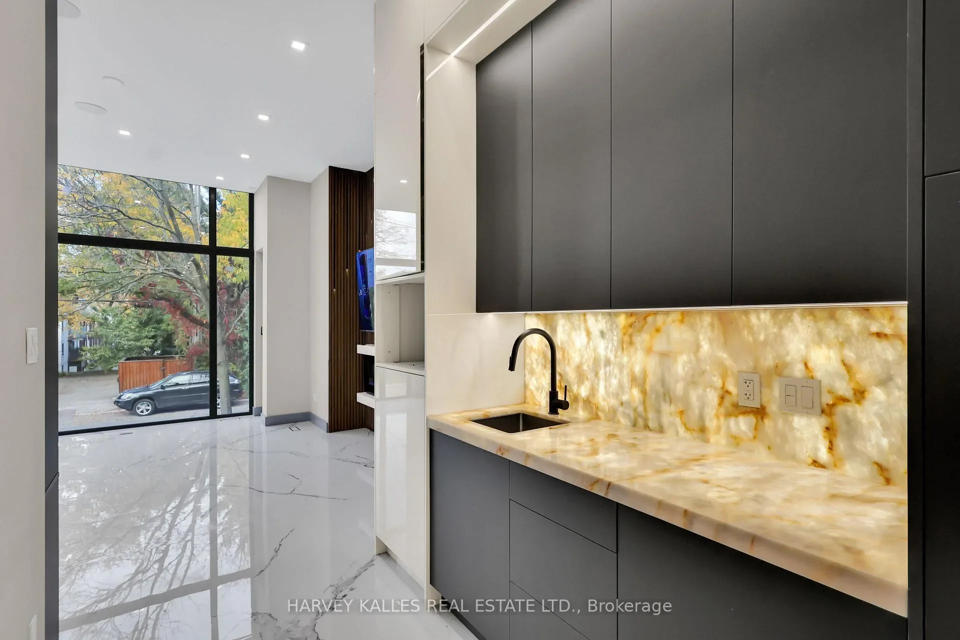 Gallery photo 12