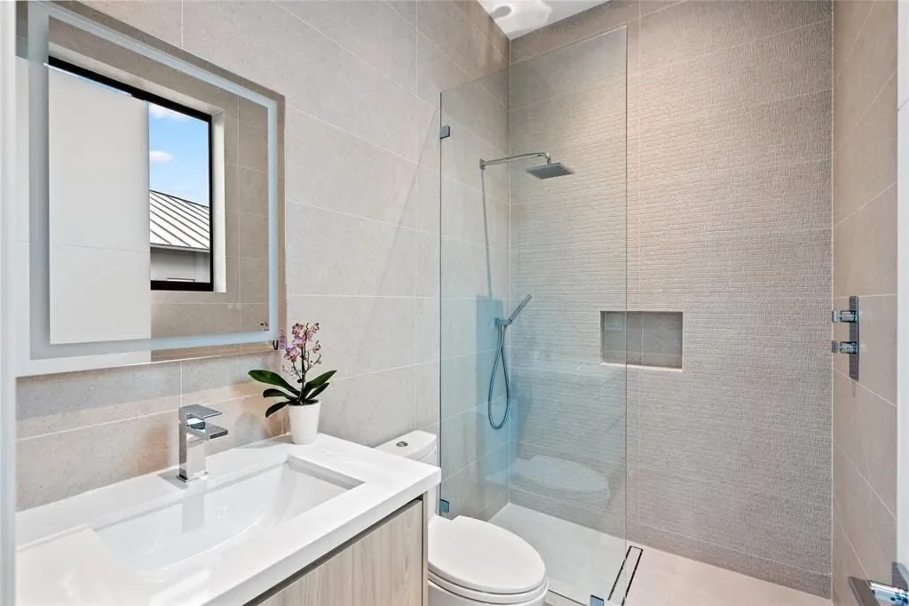 2405 Castilla Isle, Fort Lauderdale, FL, 33301, USA, Fort Lauderdale, Florida, United States. - Photo 32