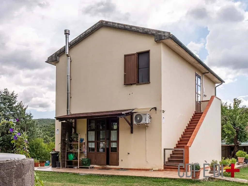Exterior photo 8