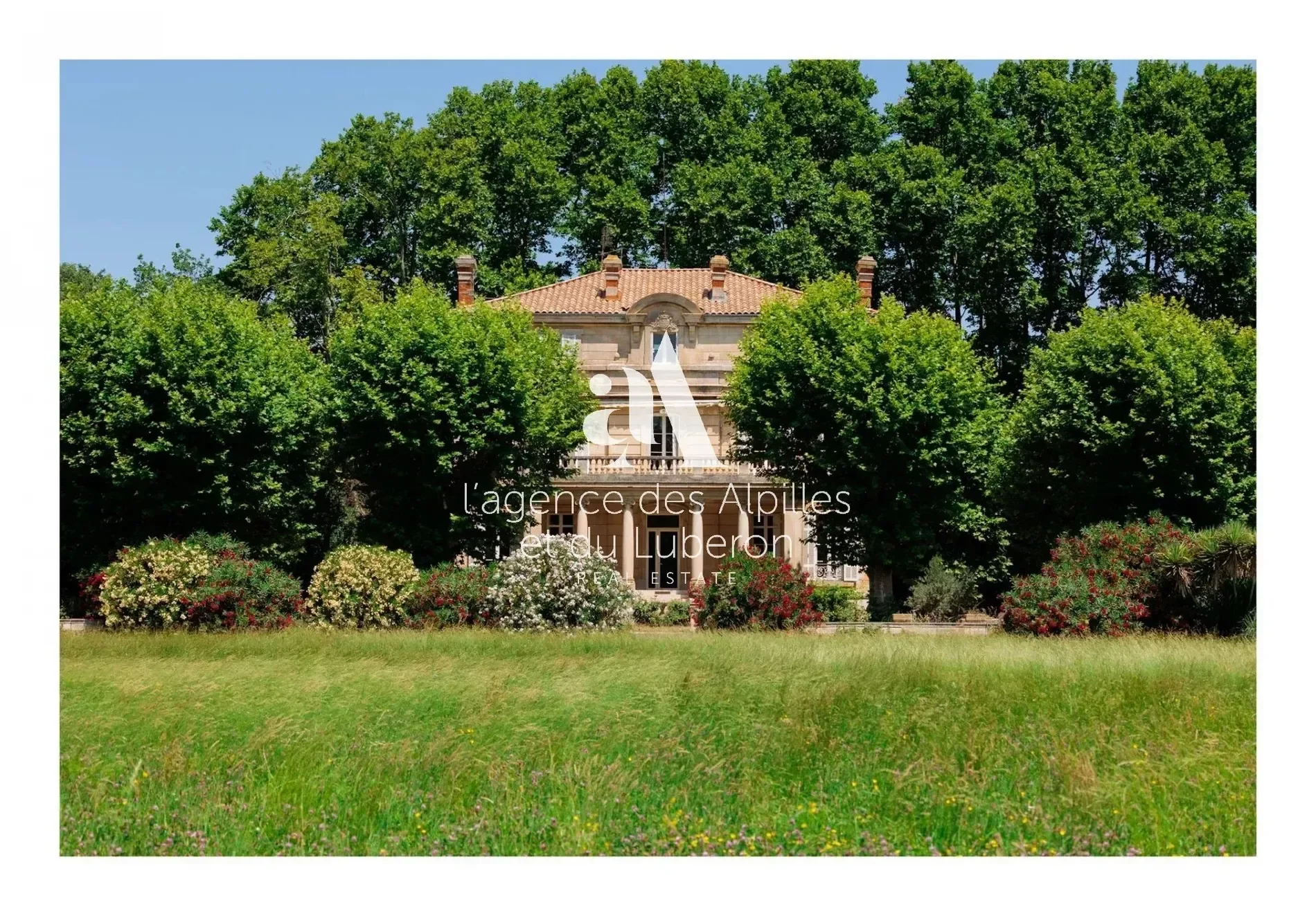 Exterior photo 4