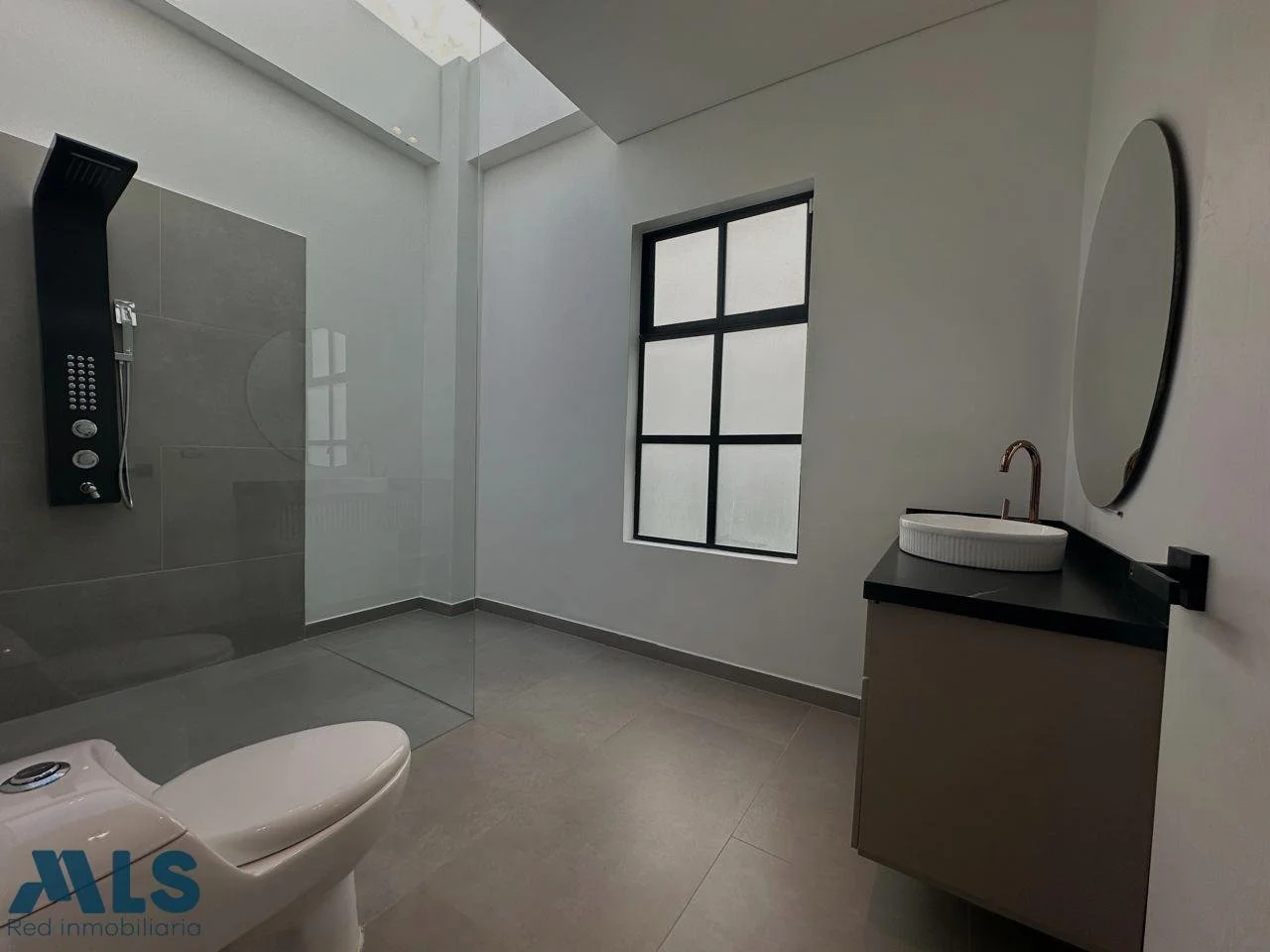 Gallery photo 9