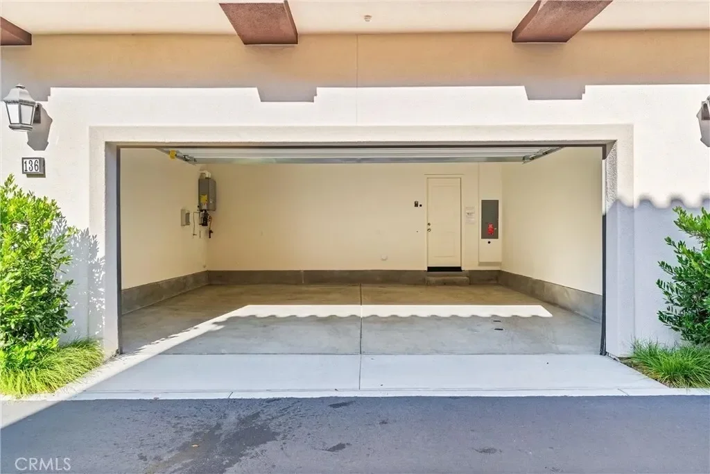 136 Newburry, Irvine, California, United States. - Photo 25