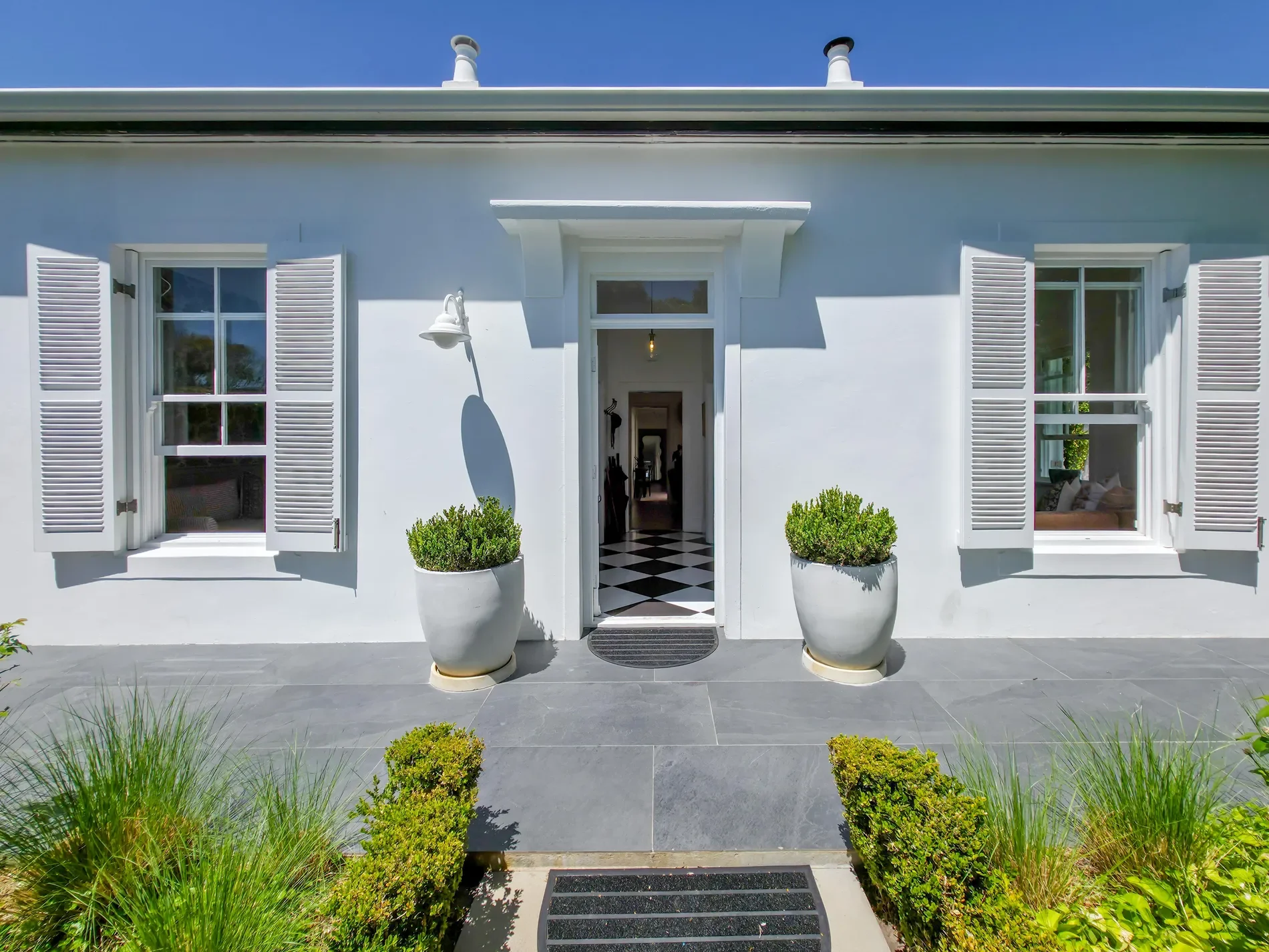 Exterior photo 7