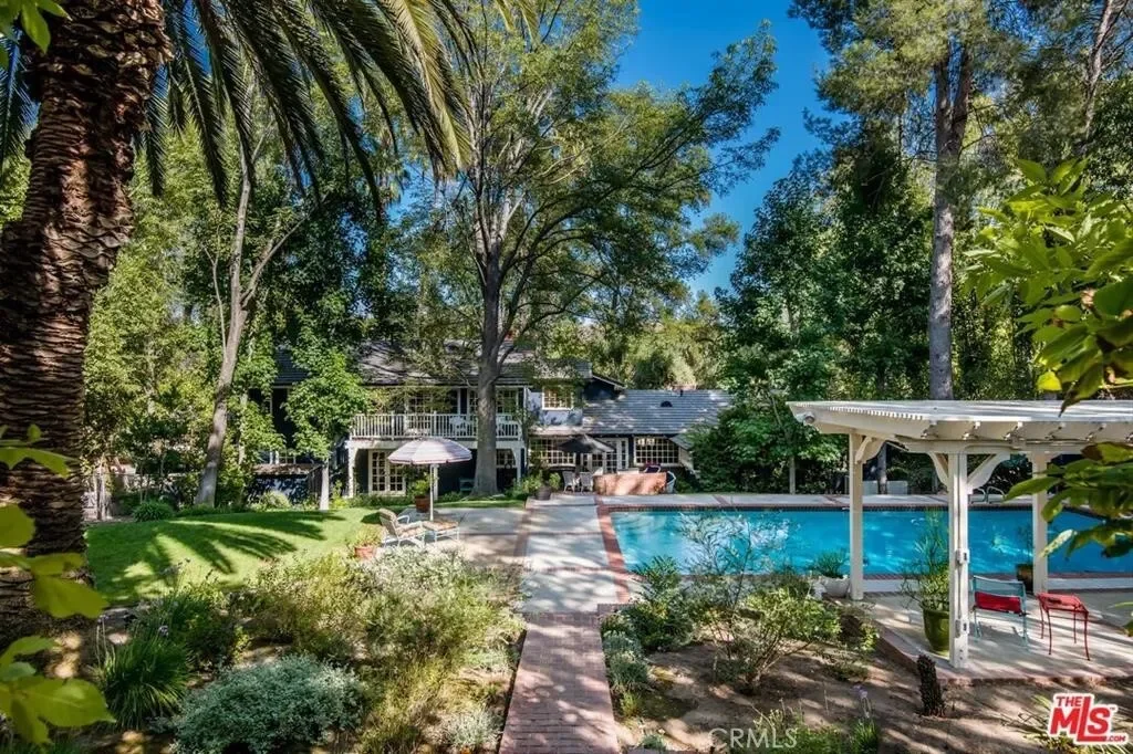 5255 ROUND MEADOW Road, Hidden Hills, California, United States. - Photo 17