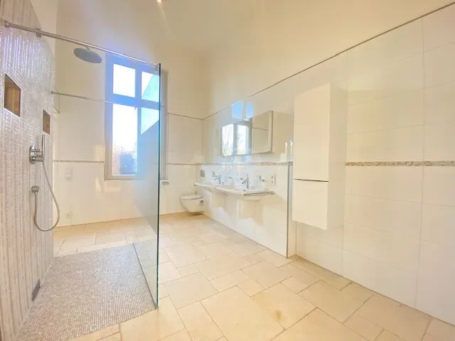 Living in the castle hotel: Sunny apartment with a dream view