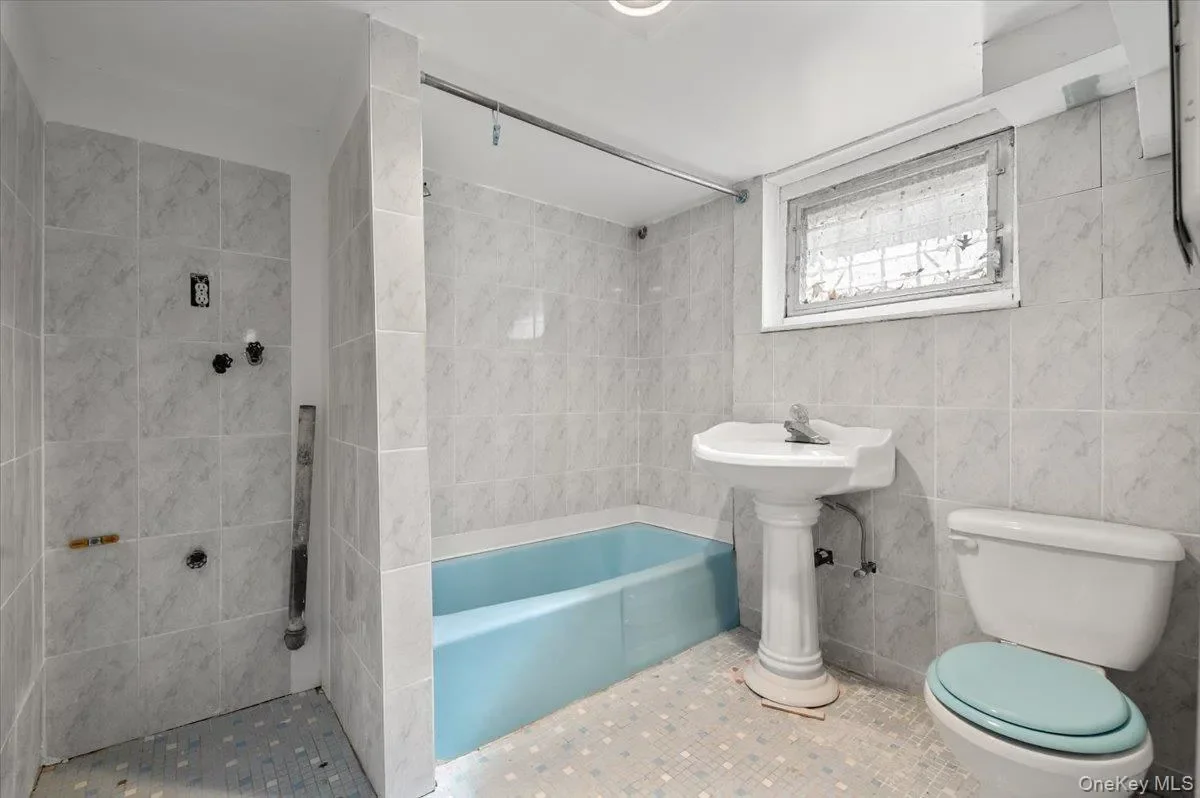 14744 84th Drive, Briarwood, NY 11435, New York, New York, United States. - Photo 9