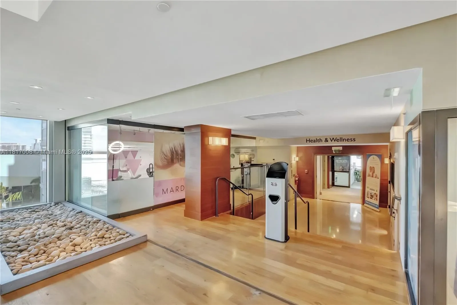 6799 Collins Ave 405, Miami Beach, Florida, United States. - Photo 17