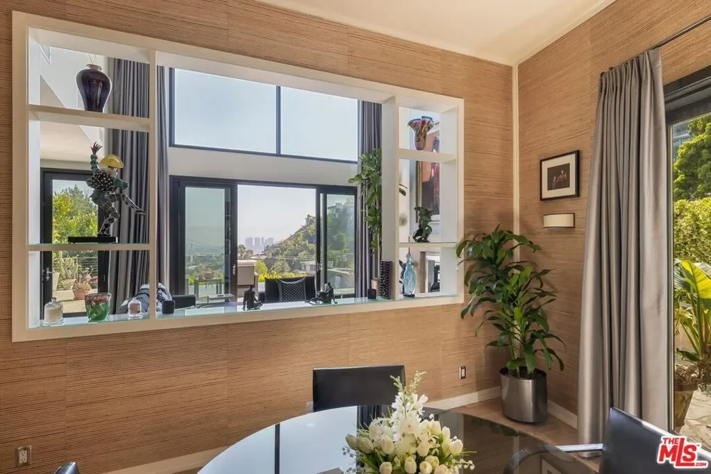 1573 Sunset Plaza Drive, Los Angeles, California, United States. - Photo 50