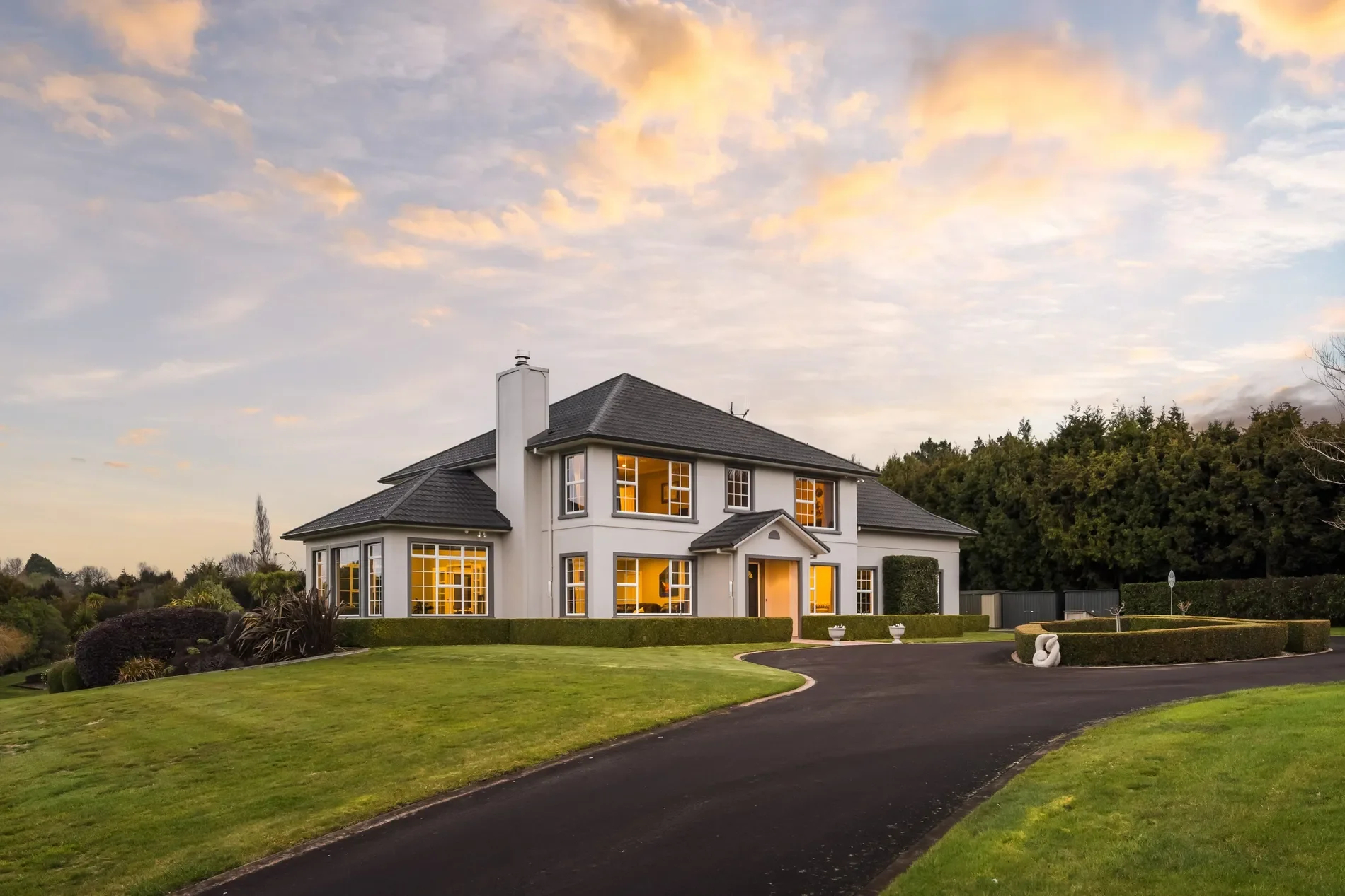 Exterior photo 2