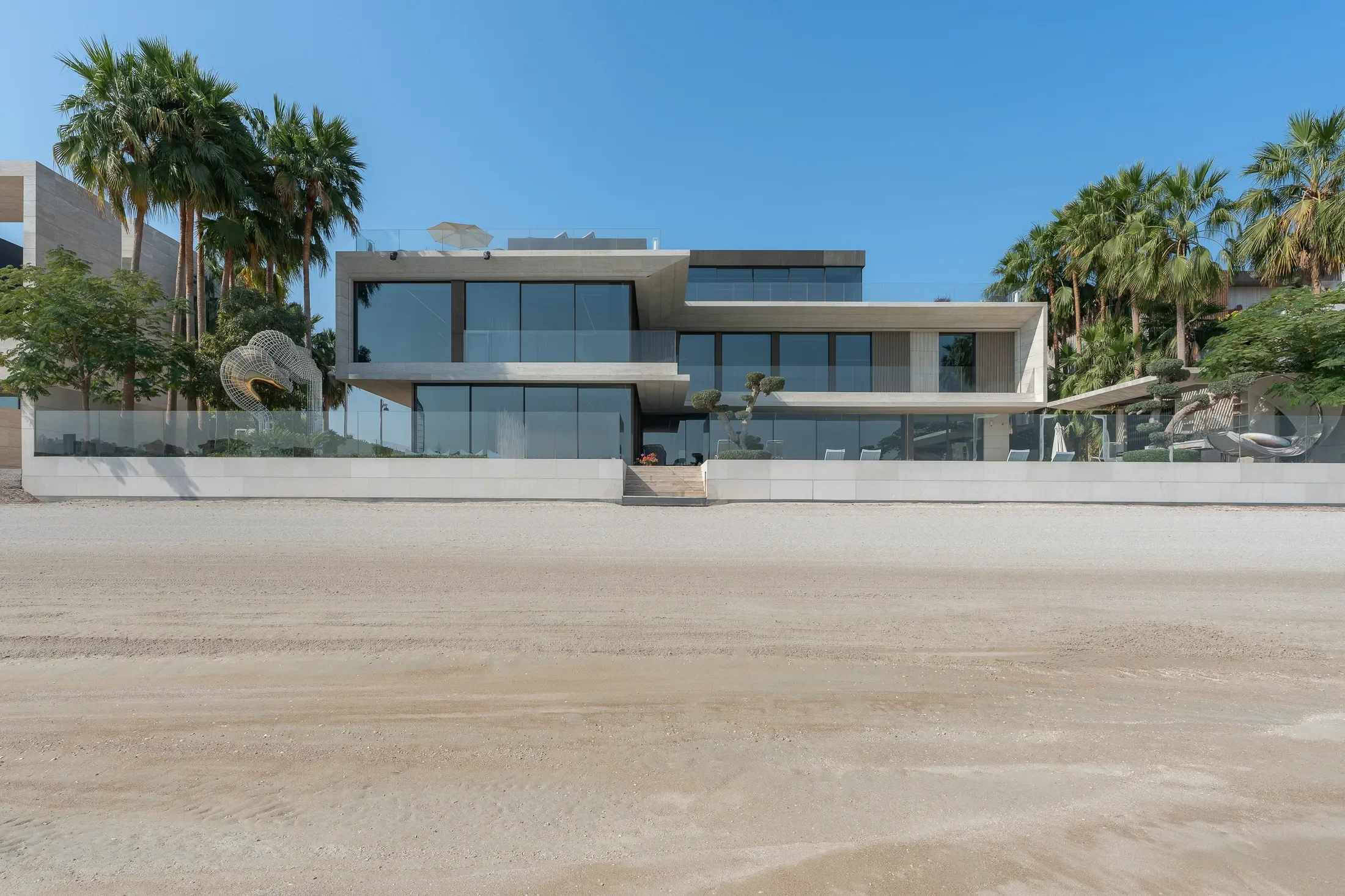 Exterior photo 6