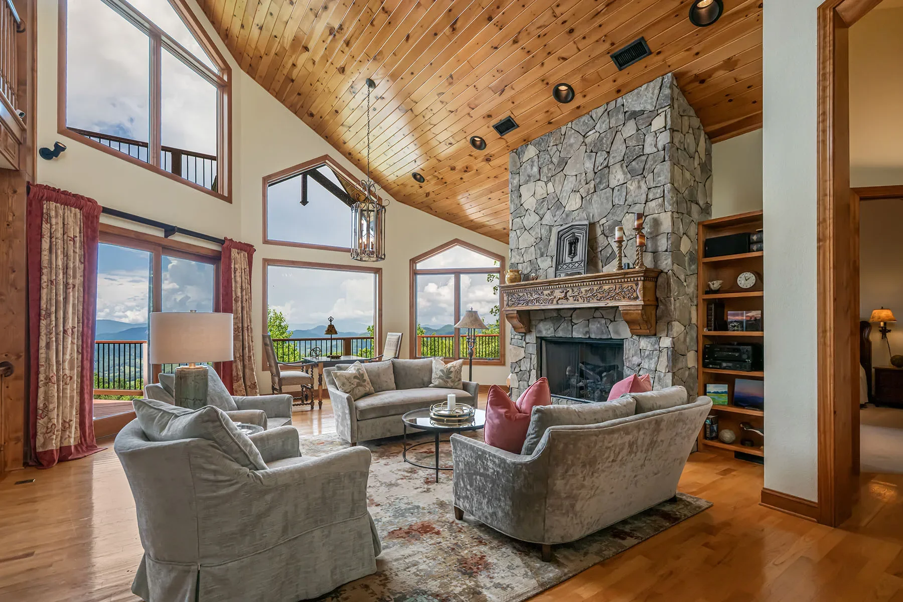 2280 Mountain Air Drive, Burnsville, NC 28714, 28714, North Carolina, United States. - Photo 5