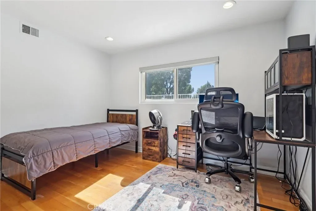 12426 Henzie Place, Granada Hills, CA, 91344, USA, Los Angeles, California, United States. - Photo 43