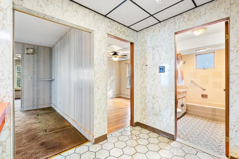 40 Century St , Medford, MA 02155, Medford, Massachusetts, United States. - Photo 16