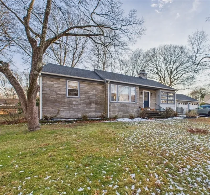 106 Pettaquamscutt Lake Road, South Kingstown, Rhode Island, United States. - Photo 16