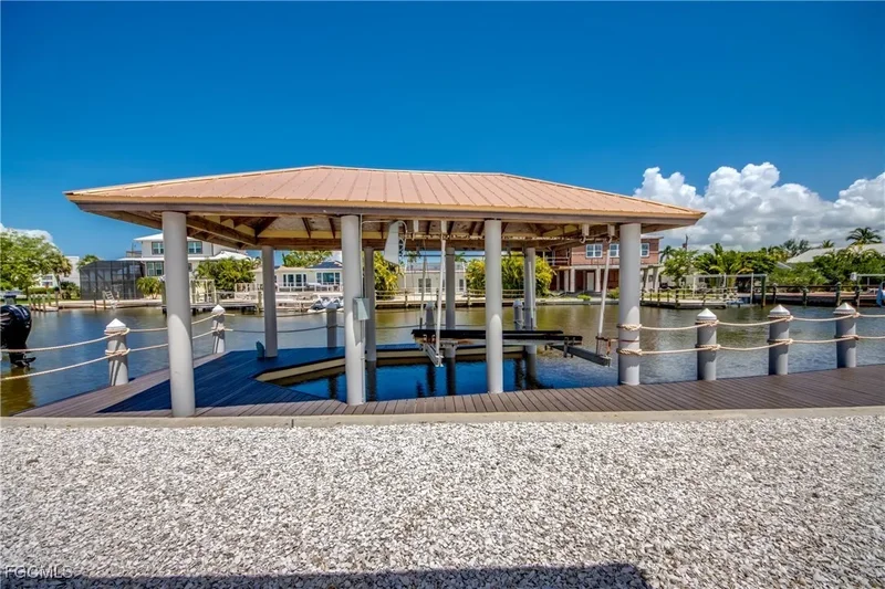 107 Albatross Street, Fort Myers Beach, FL 33931, Fort Myers Beach, Florida, United States. - Photo 38