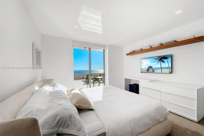5555 Collins Ave PHC, Miami Beach, FL, 33140, USA, Miami Beach, Florida, United States. - Photo 39