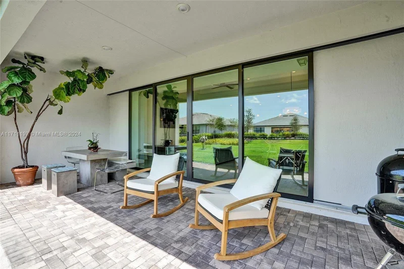 4536 N Silverwood Ln N, Fort Lauderdale, Florida, United States. - Photo 8