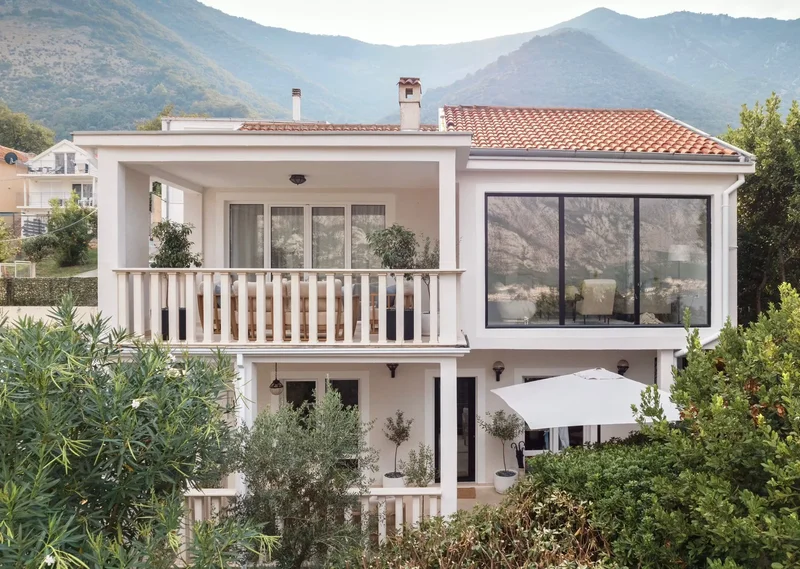 Luxury villa with a pool and stunning sea views