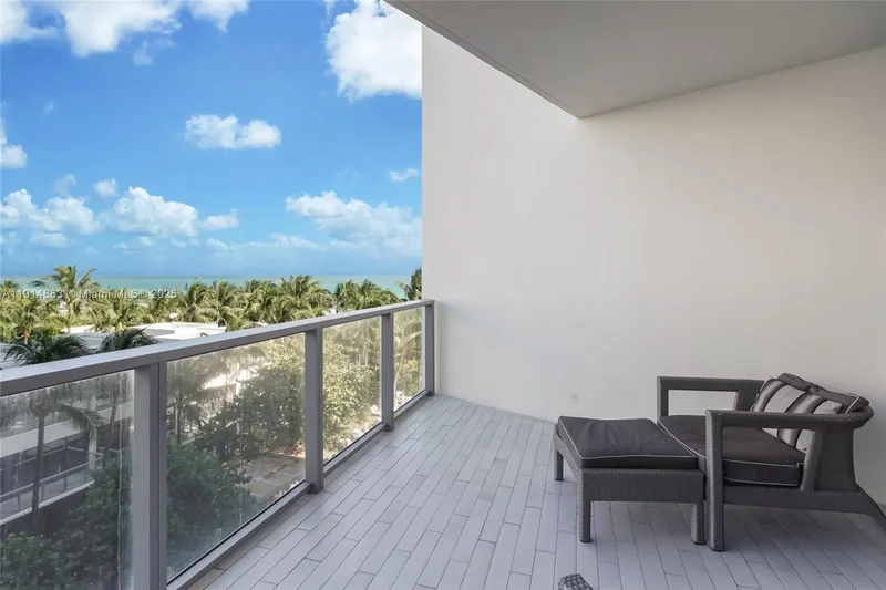 2201 Collins Ave 523, Miami Beach, Florida, United States. - Photo 17