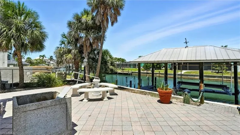 8363, Fort Myers Beach, Florida, United States. - Photo 7